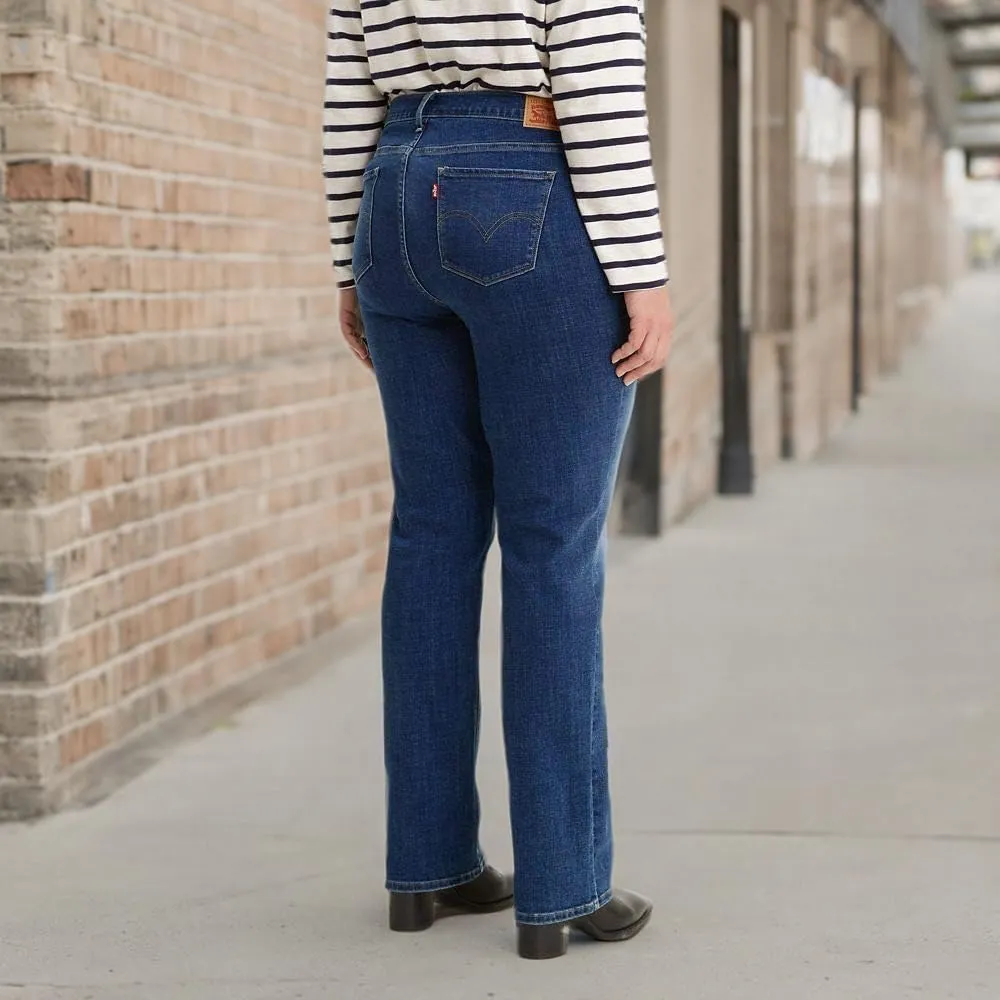 Levi's Women's Classic Straight Jeans (Also Available in Plus)